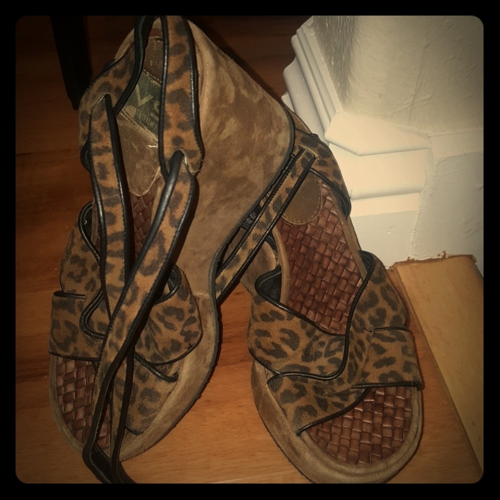 Size 7 vs made in Italy sandles